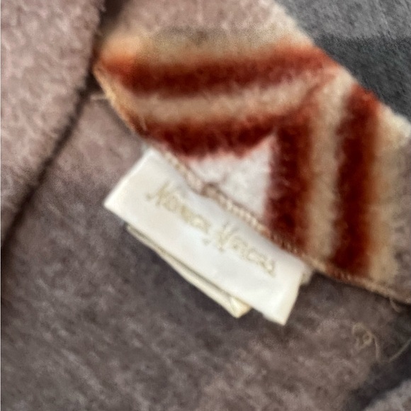 Neiman Marcus Elegant Gray and Brown cardigan - Picture 4 of 10